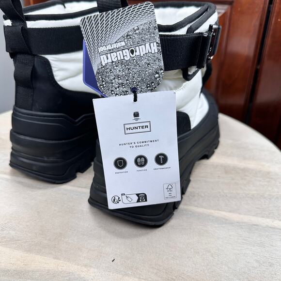 Hunter Short Buckle Intrepid Womens Snow Boots Size 9 White Black Short Winter - Picture 14 of 16